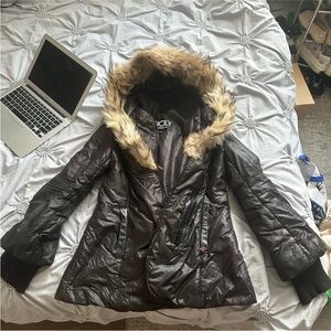 Sleek Black Puffer Jacket with Faux Fur Hood